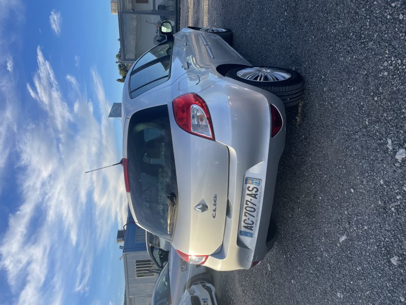 RENAULT CLIO III TOMTOM (100Cv)