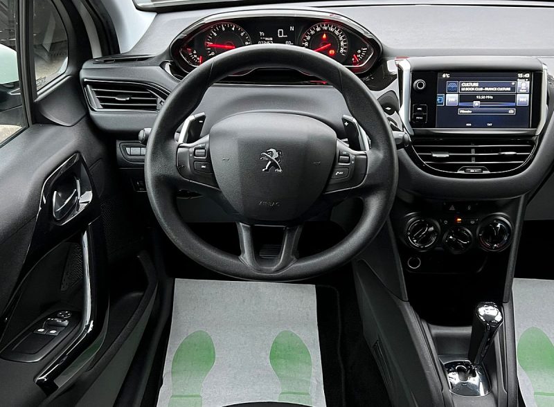 PEUGEOT 208 1.2 VTI 82 BOITE AUTOMATIQUE ECRAN TACTILE REGULATEUR BLUETOOTH CRIT AIR 1 Garantie 1 an