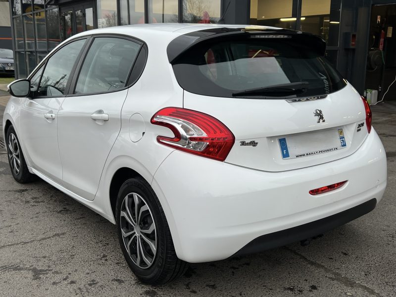 PEUGEOT 208 1.2 VTI 82 BOITE AUTOMATIQUE ECRAN TACTILE REGULATEUR BLUETOOTH CRIT AIR 1 Garantie 1 an