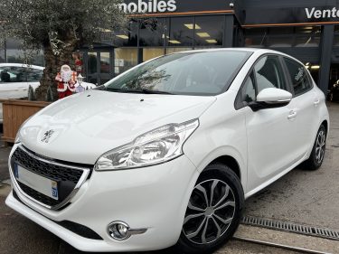 PEUGEOT 208 1.2 VTI 82 BOITE AUTOMATIQUE ECRAN TACTILE REGULATEUR BLUETOOTH CRIT AIR 1 Garantie 1 an