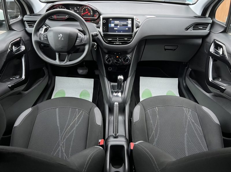 PEUGEOT 208 1.2 VTI 82 BOITE AUTOMATIQUE ECRAN TACTILE REGULATEUR BLUETOOTH CRIT AIR 1 Garantie 1 an