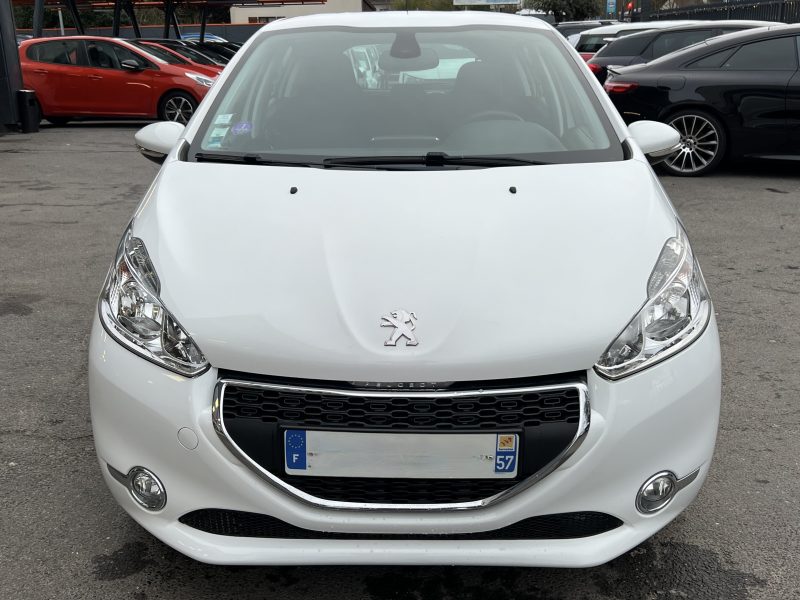 PEUGEOT 208 1.2 VTI 82 BOITE AUTOMATIQUE ECRAN TACTILE REGULATEUR BLUETOOTH CRIT AIR 1 Garantie 1 an