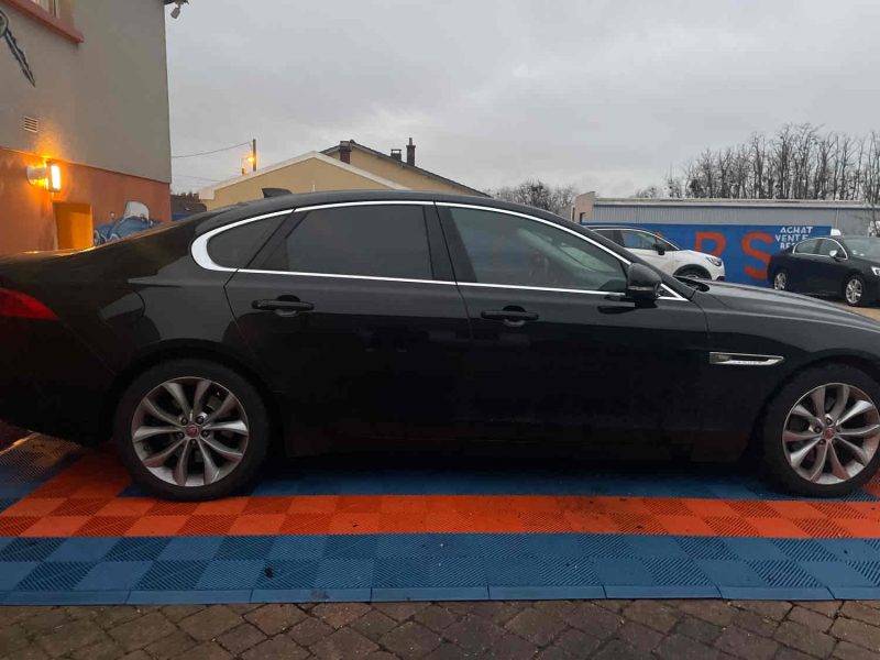 JAGUAR XF 2019 II (X260) 2.0 D (180Cv)