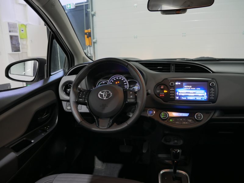 TOYOTA YARIS HYBRID 2020