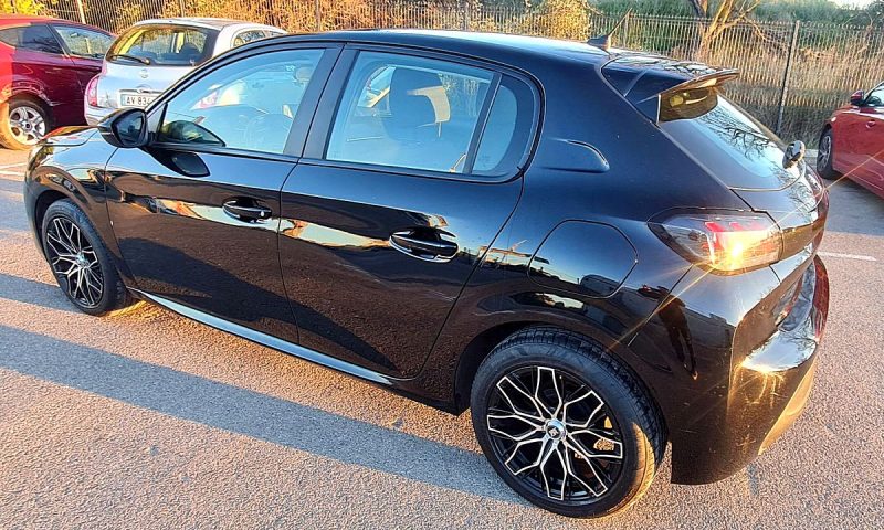 PEUGEOT 208 2019