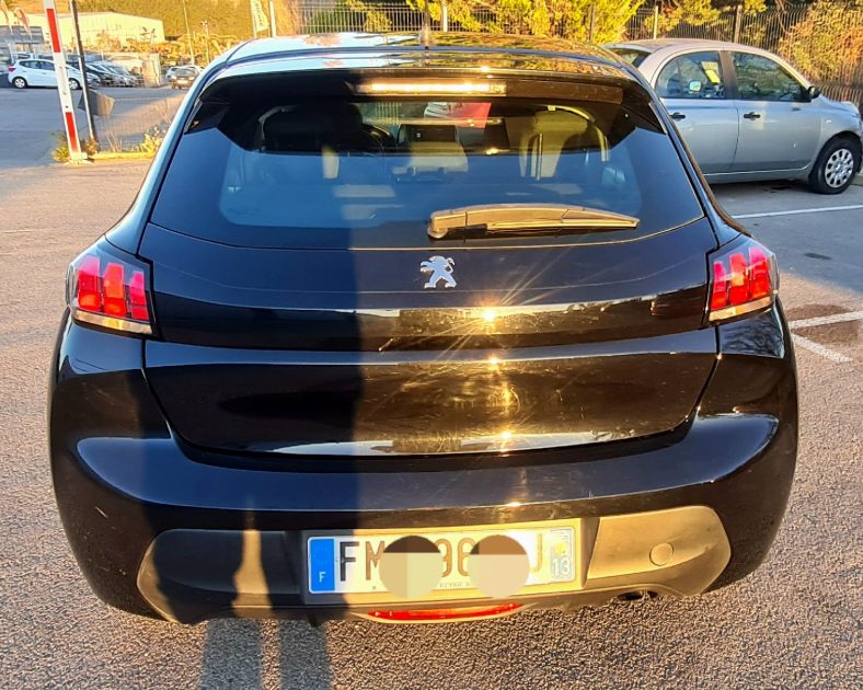 PEUGEOT 208 2019