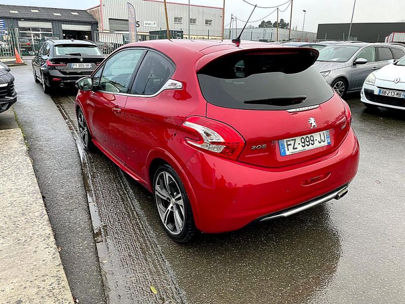 PEUGEOT 208 2013