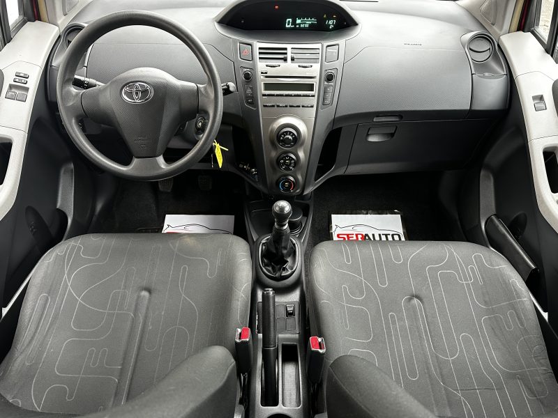 TOYOTA YARIS 2011