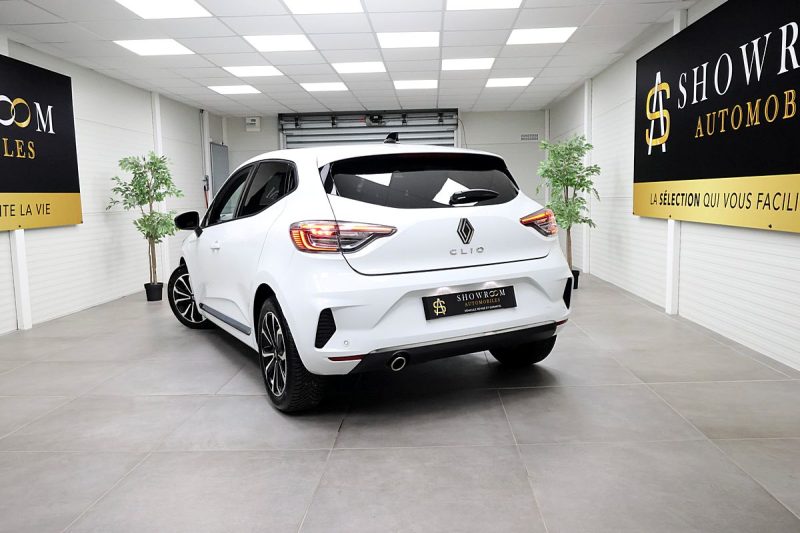 RENAULT CLIO 2024