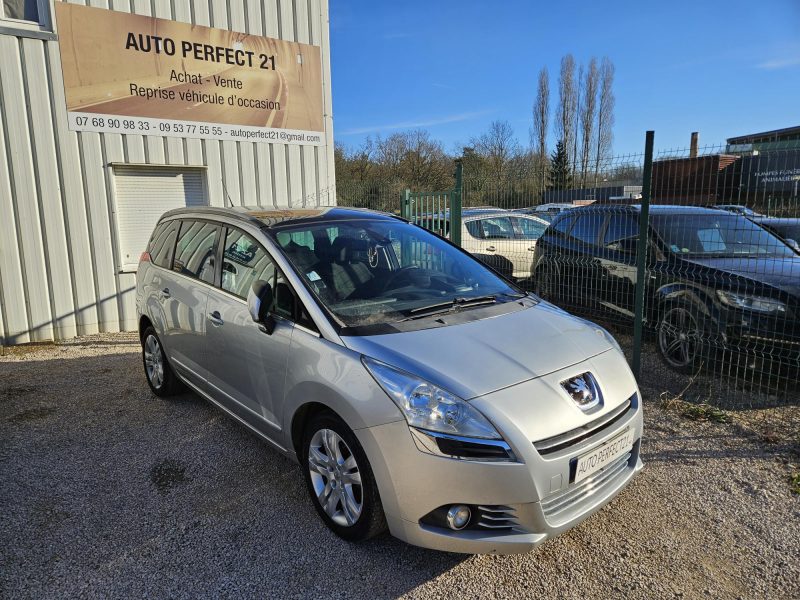 PEUGEOT 5008 2011