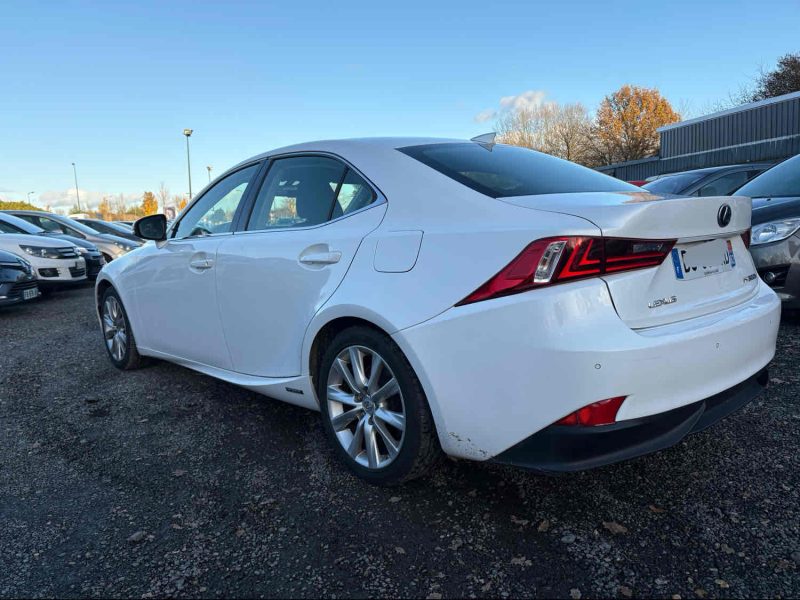 LEXUS IS300H 2014