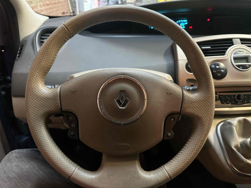 RENAULT SCENIC 1.5 dCi 105 CV Carminat 2009