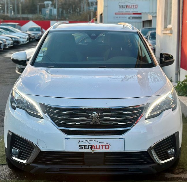 PEUGEOT 5008 2018