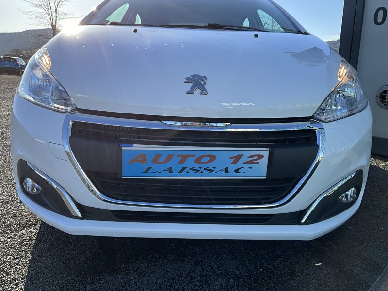 PEUGEOT 208 2017