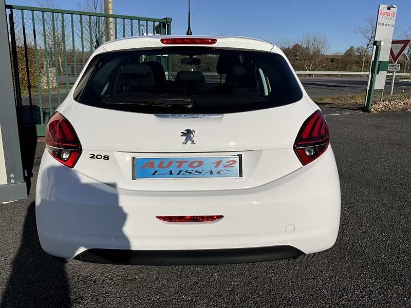 PEUGEOT 208 2017