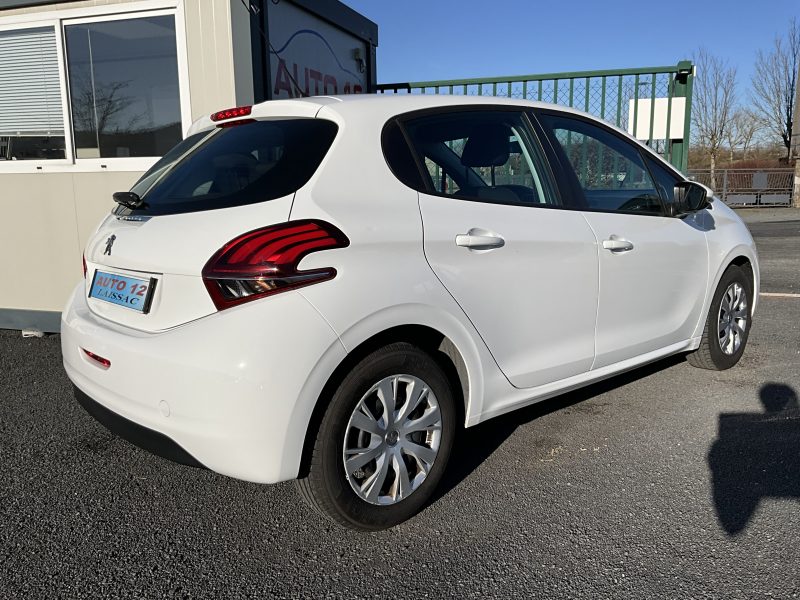 PEUGEOT 208 2017