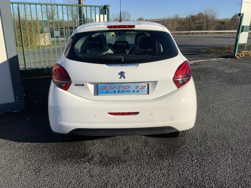 PEUGEOT 208 2019