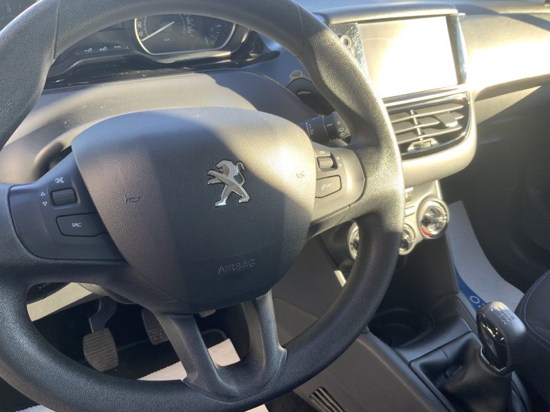 PEUGEOT 208 2019