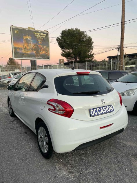 PEUGEOT 208 1.4 HDi (68Cv