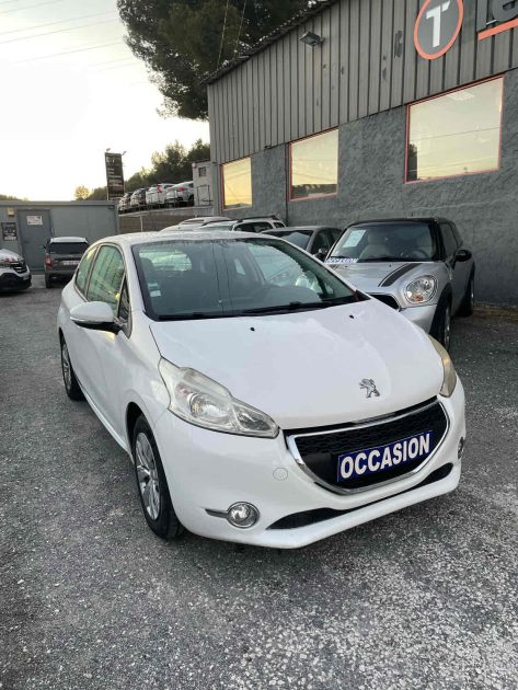 PEUGEOT 208 1.4 HDi (68Cv