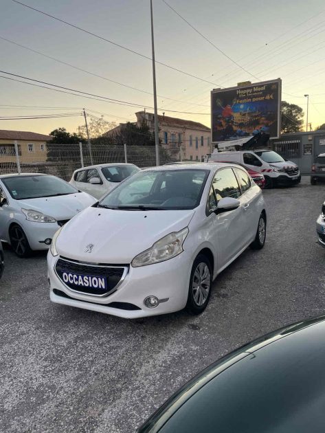 PEUGEOT 208 1.4 HDi (68Cv