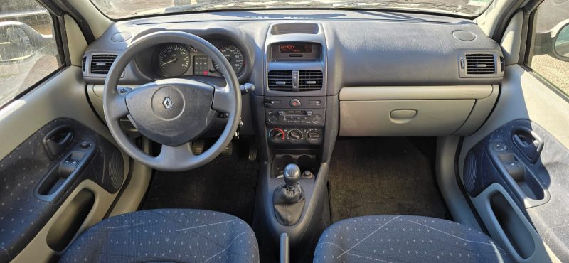 Renault Clio II phase 2 1.2l 16v 75ch Expression , *Très faible kilométrage*, *Clim*, *Idéale jeune 