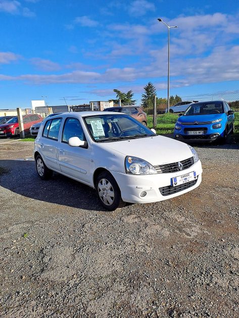 RENAULT CLIO 2010