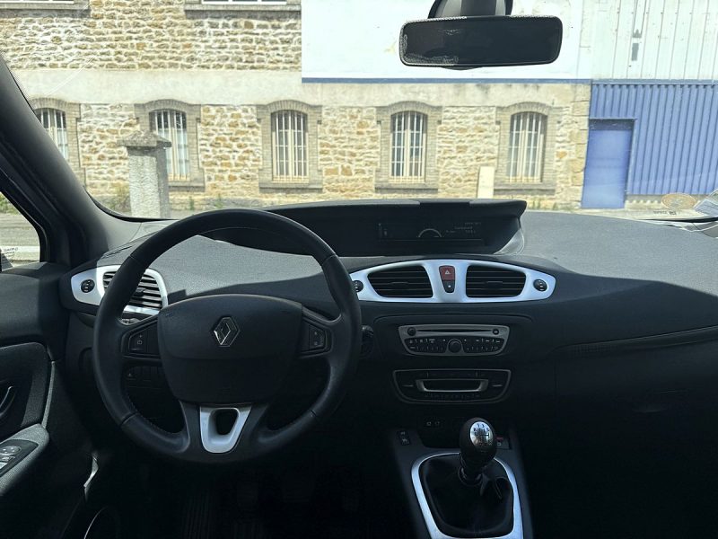 RENAULT GRAND SCENIC 1.9 dCi 130Ch