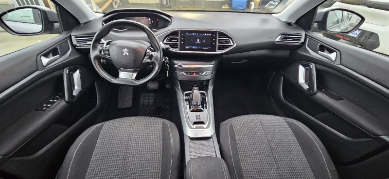 PEUGEOT 308 2021