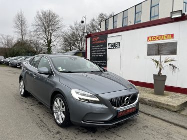 VOLVO V40 2018