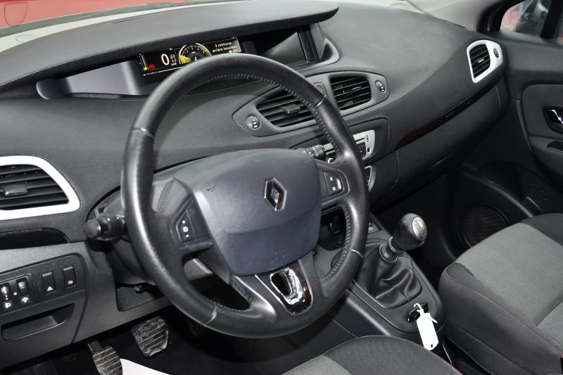 RENAULT MEGANE SCENIC 2013