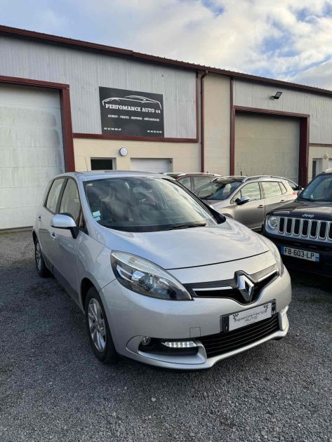 RENAULT MEGANE SCENIC 1.5 dci 110ch Performance Auto