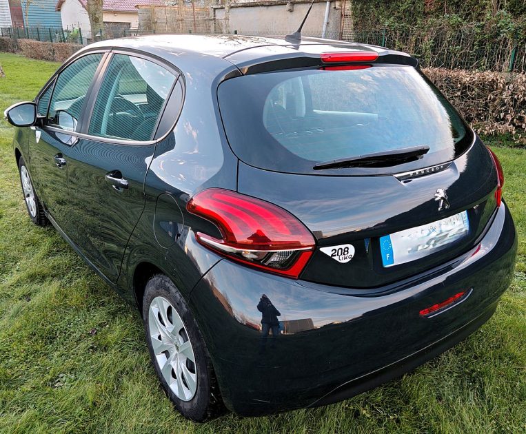 PEUGEOT 208 1.2 VTi "208 LIKE"