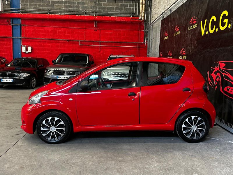 TOYOTA AYGO 1.0i 70 Confort