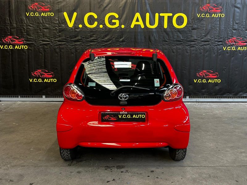 TOYOTA AYGO 1.0i 70 Confort