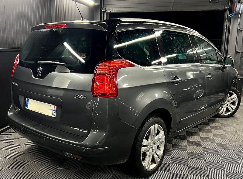 PEUGEOT 5008 1.6 HDI 112 Cv 7 PLACES GPS BLUETOOTH TOIT PANORAMIQUE BVM6 - GARANTIE 1 AN