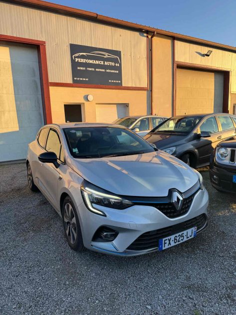 RENAULT CLIO 2021