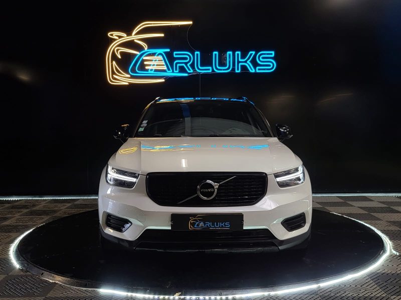 VOLVO XC40 T3 163Cv GEATRONIC 8 R-DESIGN / SUIVI VOLVO / VIRTUAL COCKPIT / CAMERA DE RECUL / ANGLE 