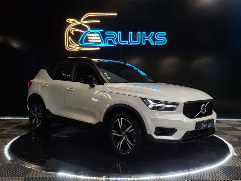 VOLVO XC40 T3 163Cv GEATRONIC 8 R-DESIGN / SUIVI VOLVO / VIRTUAL COCKPIT / CAMERA DE RECUL / ANGLE 