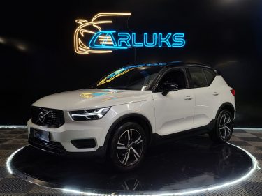 VOLVO XC40 T3 163Cv GEATRONIC 8 R-DESIGN / SUIVI VOLVO / VIRTUAL COCKPIT / CAMERA DE RECUL / ANGLE 