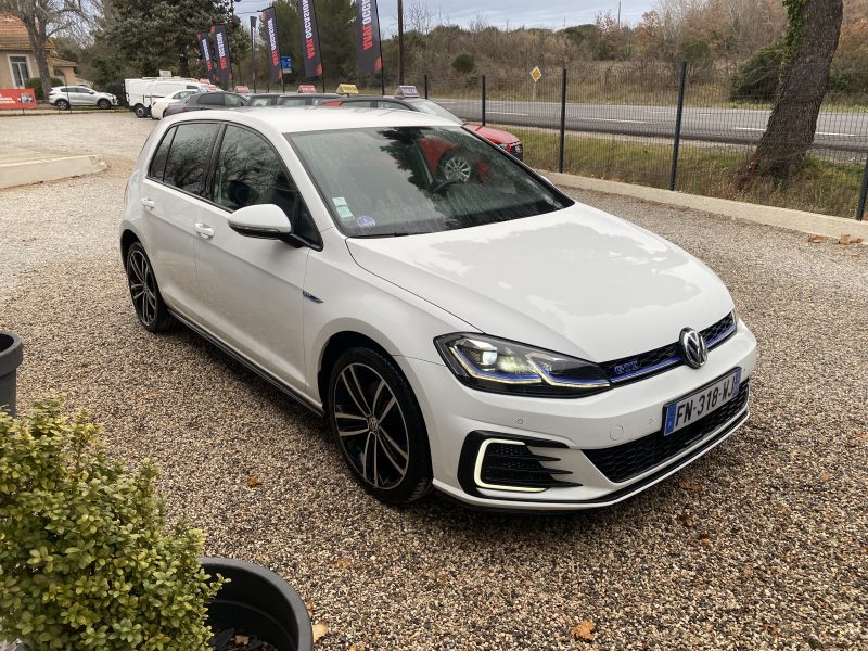 VOLKSWAGEN GOLF 2020