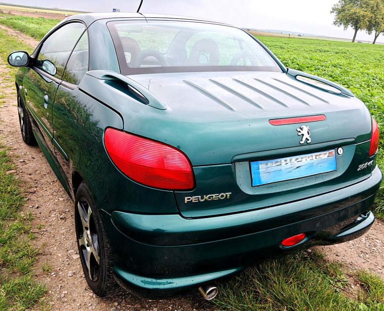 PEUGEOT 206 CC 1.6 16v ROLAND GARROS 110cv - 09/2002 - 124.000 Kms - 1ère MAIN