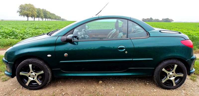 PEUGEOT 206 CC 1.6 16v ROLAND GARROS 110cv - 09/2002 - 124.000 Kms - 1ère MAIN