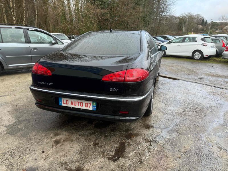 PEUGEOT 607  2011