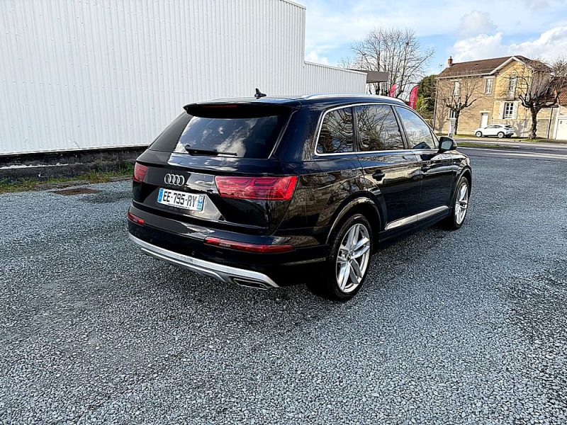 AUDI Q7 2015