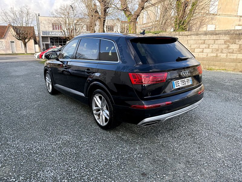 AUDI Q7 2015