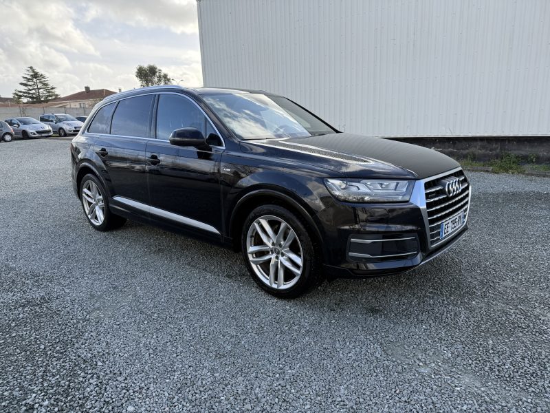 AUDI Q7 2015