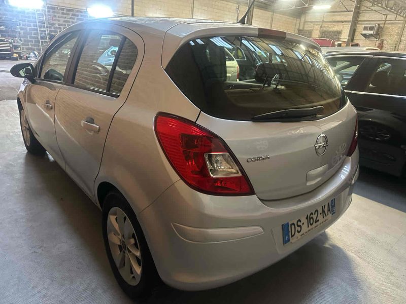 OPEL CORSA D 1.2 85 cv Selective 2014