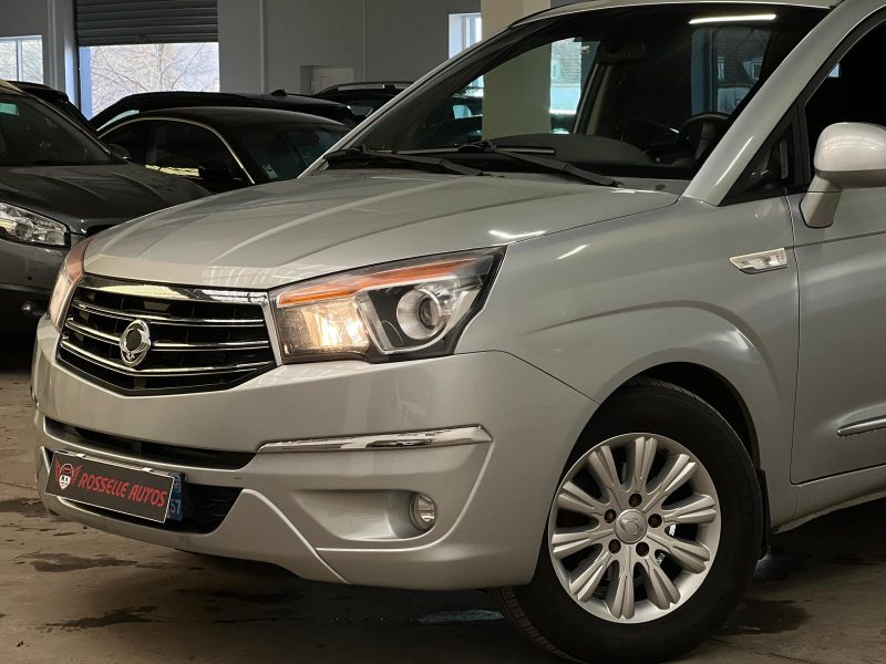 SSANGYONG RODIUS 200 E-XDI 2.0 155CH 4WD 7PL