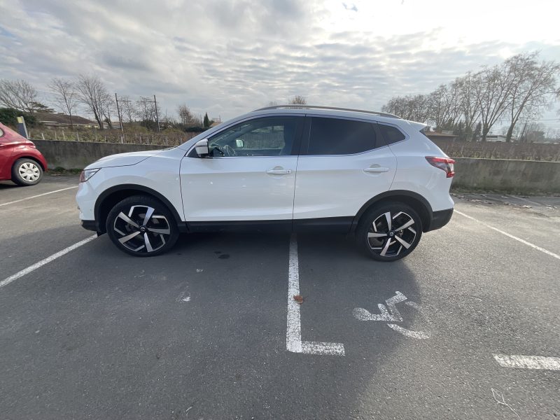 NISSAN QASHQAI 2019